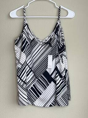 NWT White House Black Market Reversible Black White Geometric Floral Cami Small
